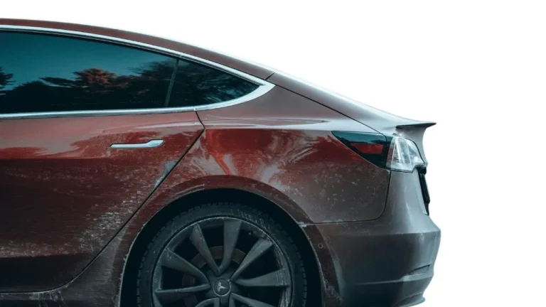 Tesla model y saat ayarlama 2025